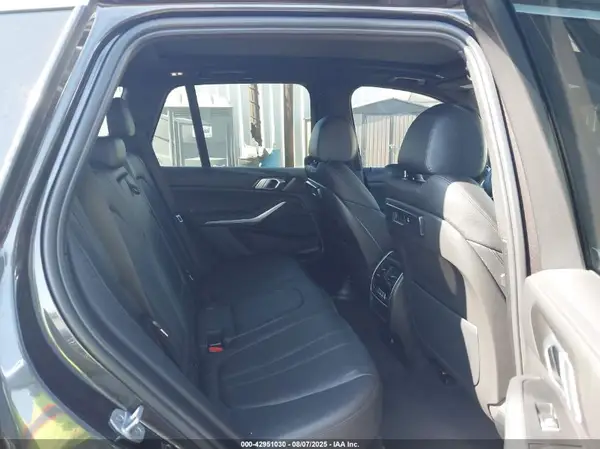 5UXTA6C09N9L49183 2022 BMW X5 - Image 8