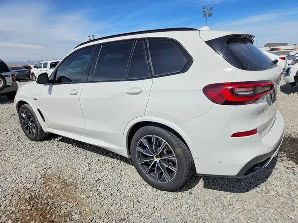 5UXTA6C09N9N24077 2022 BMW X5 - Image 2