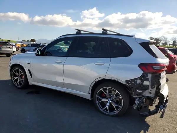 5UXTA6C09N9N42921 2022 BMW X5 - Image 2