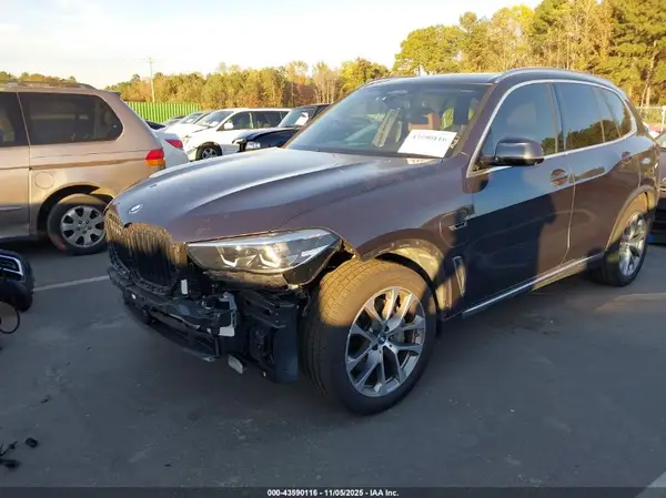 5UXTA6C0XN9J08281 2022 BMW X5 - Image 2