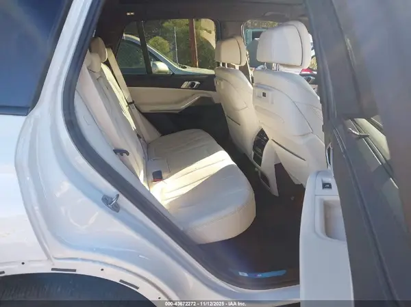 5UXTA6C0XN9J42401 2022 BMW X5 - Image 8