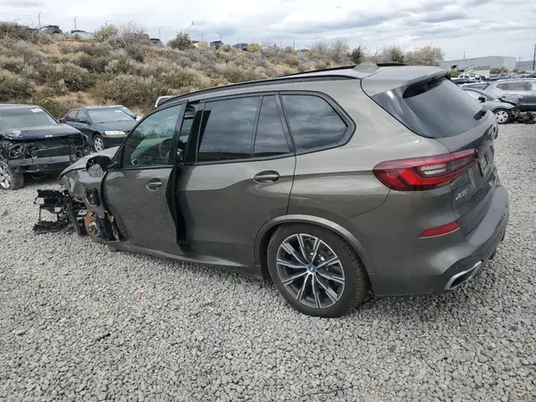 5UXTA6C0XN9L30030 2022 BMW X5 - Image 2