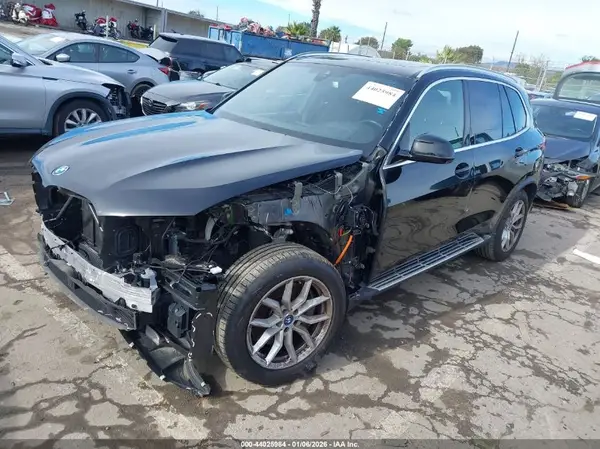 5UXTA6C0XN9L68826 2022 BMW X5 - Image 2