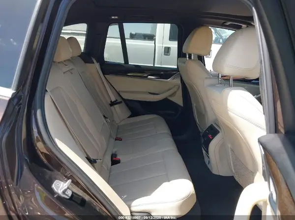 5UXTR7C50KLA48359 2019 BMW X3 - Image 8