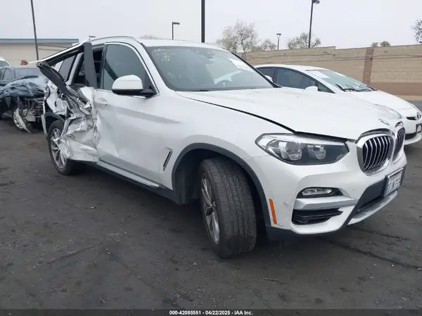 5UXTR7C50KLE88405 2019 BMW X3 - Image 1