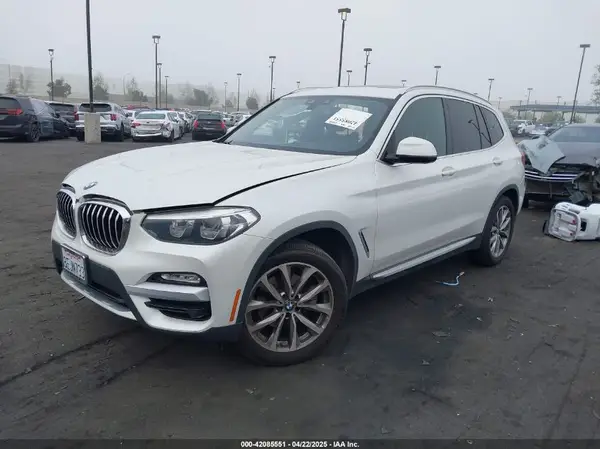 5UXTR7C50KLE88405 2019 BMW X3 - Image 2