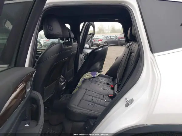 5UXTR7C50KLE88405 2019 BMW X3 - Image 8