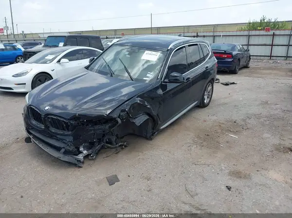 5UXTR7C50KLE88890 2019 BMW X3 - Image 2
