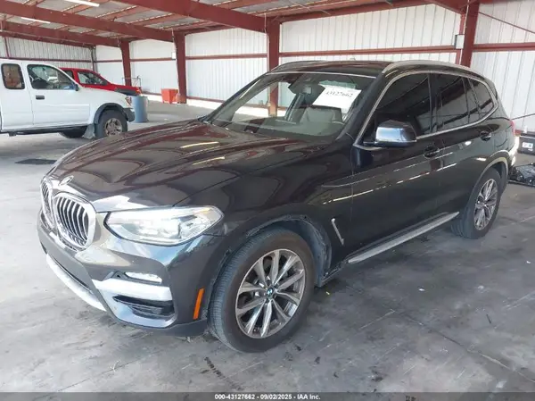 5UXTR7C50KLE95922 2019 BMW X3 - Image 2