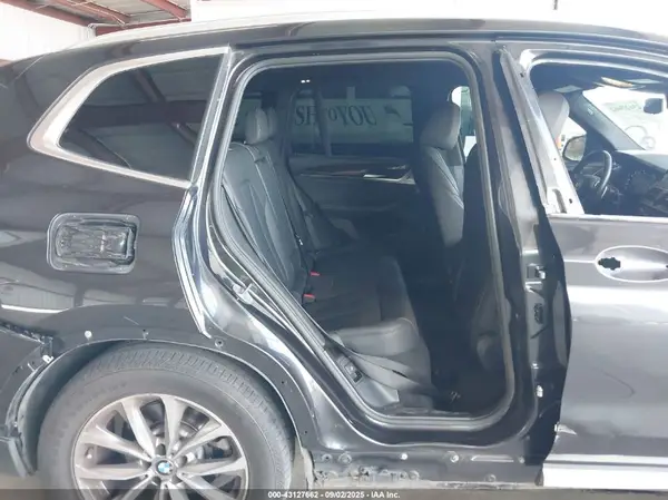 5UXTR7C50KLE95922 2019 BMW X3 - Image 8