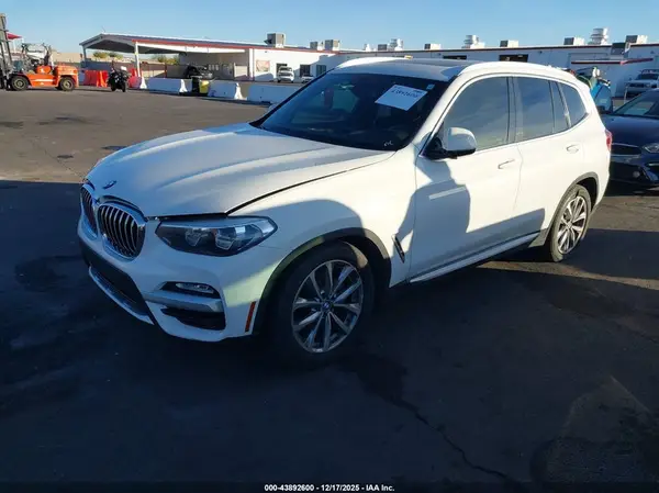 5UXTR7C50KLF23590 2019 BMW X3 - Image 2