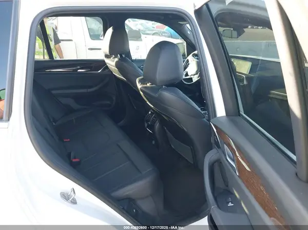 5UXTR7C50KLF23590 2019 BMW X3 - Image 8