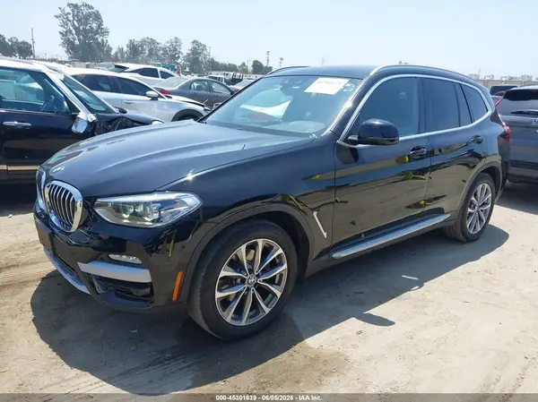 5UXTR7C50KLF31673 2019 BMW X3 - Image 2