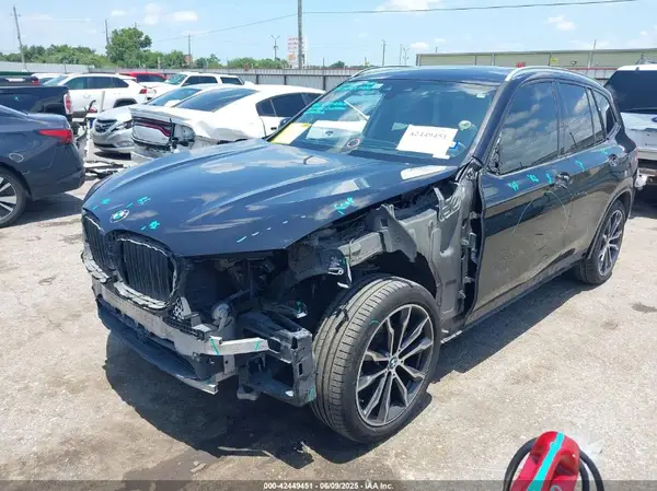 5UXTR7C50KLF31866 2019 BMW X3 - Image 2