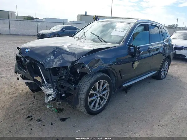 5UXTR7C50KLF33469 2019 BMW X3 - Image 2