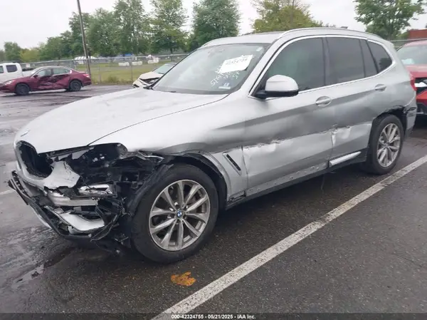 5UXTR7C50KLF33892 2019 BMW X3 - Image 2