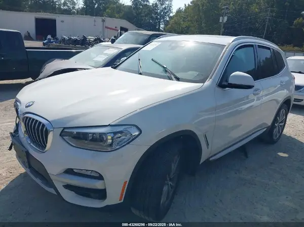 5UXTR7C50KLF34122 2019 BMW X3 - Image 2