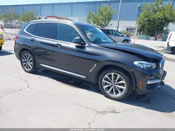 5UXTR7C50KLF37747 2019 BMW X3 - Image 1
