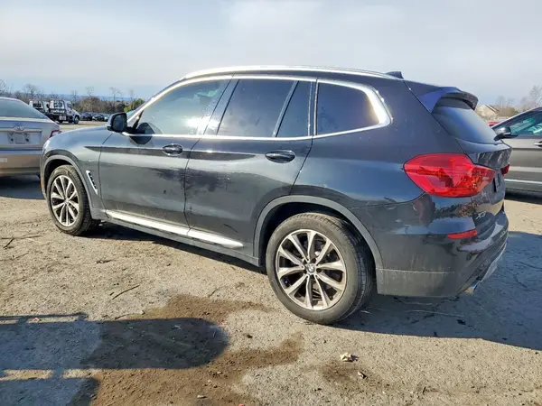 5UXTR7C50KLR38583 2019 BMW X3 - Image 2
