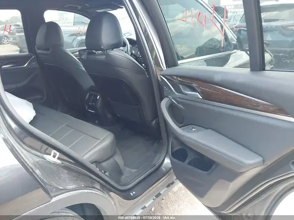 5UXTR7C50KLR39510 2019 BMW X3 - Image 8