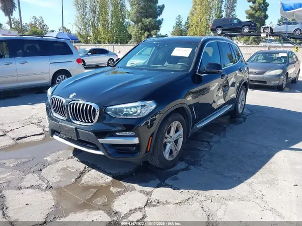 5UXTR7C50KLR39894 2019 BMW X3 - Image 2