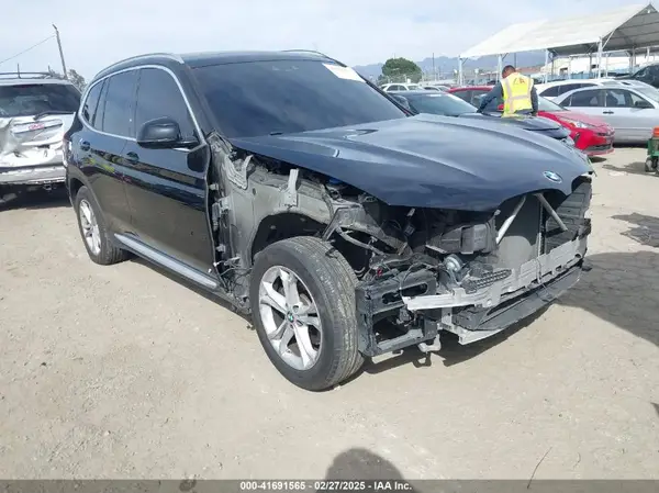 5UXTR7C50KLR43623 2019 BMW X3 - Image 1