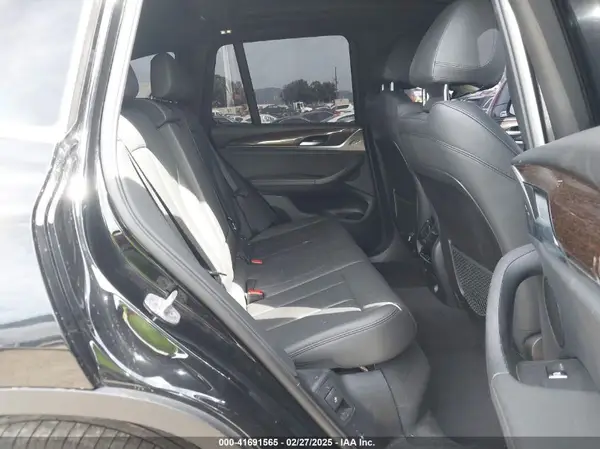 5UXTR7C50KLR43623 2019 BMW X3 - Image 8