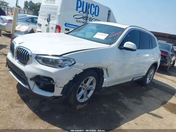 5UXTR7C50KLR44481 2019 BMW X3 - Image 2