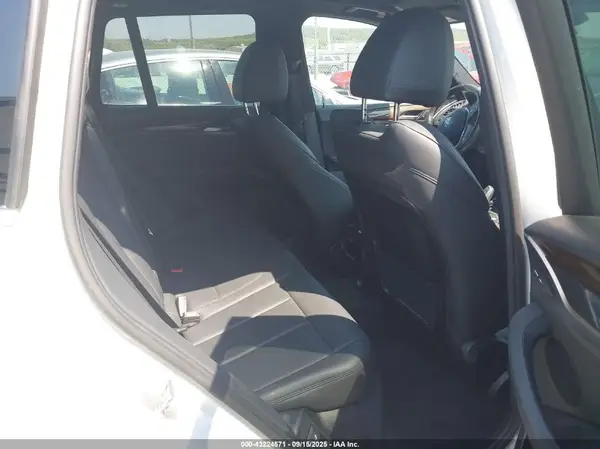 5UXTR7C50KLR44481 2019 BMW X3 - Image 8