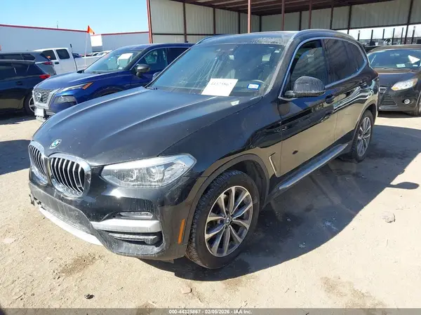 5UXTR7C50KLR45372 2019 BMW X3 - Image 2