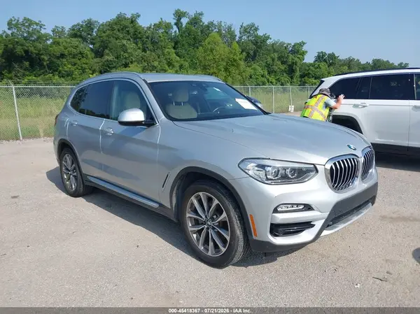 5UXTR7C50KLR46702 2019 BMW X3 - Image 1