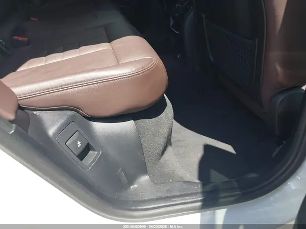 5UXTR7C50KLR49759 2019 BMW X3 - Image 8