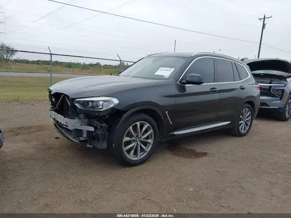 5UXTR7C50KLR50524 2019 BMW X3 - Image 2