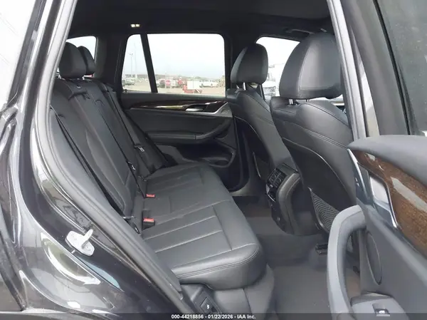 5UXTR7C50KLR50524 2019 BMW X3 - Image 8