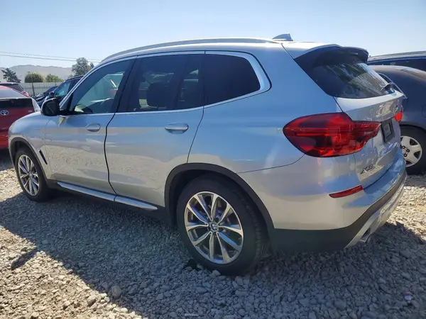 5UXTR7C50KLR51074 2019 BMW X3 - Image 2