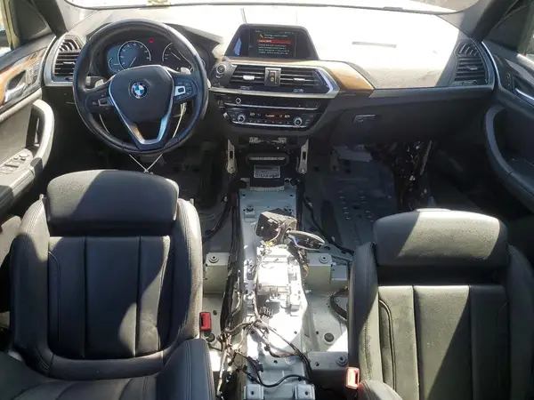 5UXTR7C50KLR51074 2019 BMW X3 - Image 8