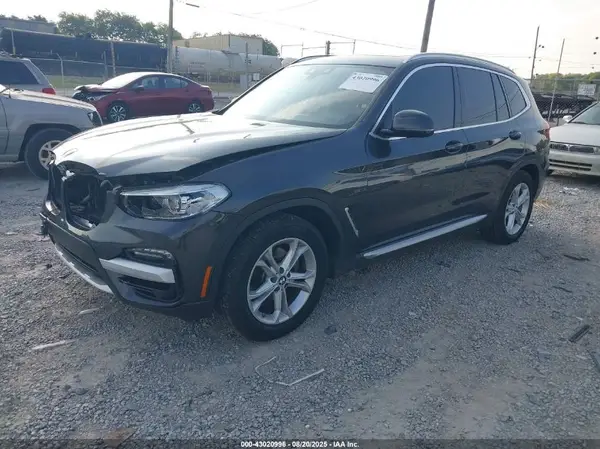 5UXTR7C50KLR53357 2019 BMW X3 - Image 2