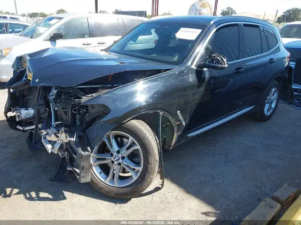 5UXTR7C50KLR53732 2019 BMW X3 - Image 2