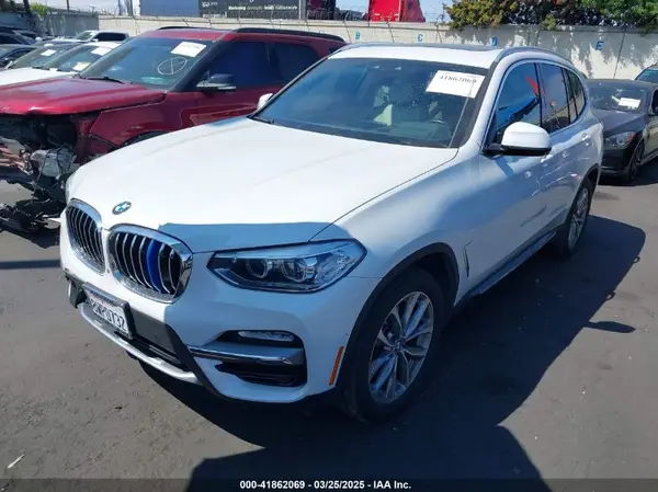 5UXTR7C50KLR53777 2019 BMW X3 - Image 2