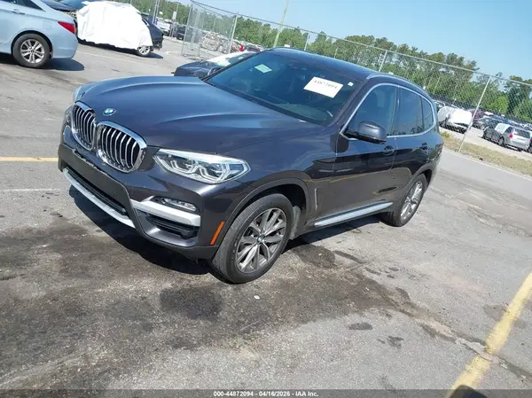 5UXTR7C51KLE97145 2019 BMW X3 - Image 2