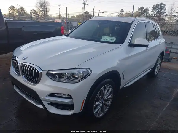 5UXTR7C51KLE98196 2019 BMW X3 - Image 2