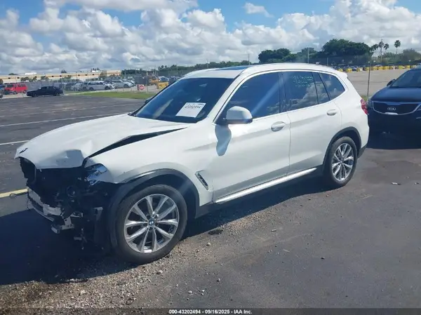 5UXTR7C51KLE98246 2019 BMW X3 - Image 2