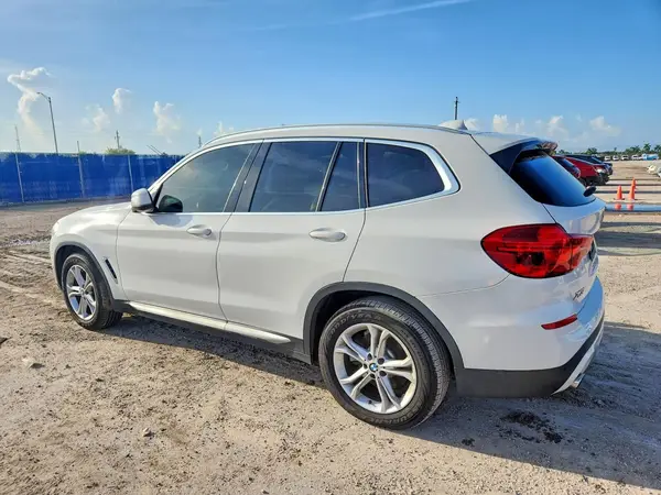 5UXTR7C51KLF27065 2019 BMW X3 - Image 2