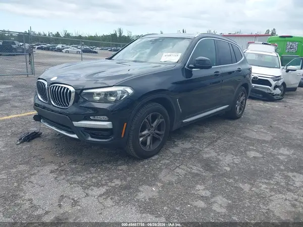 5UXTR7C51KLF28698 2019 BMW X3 - Image 2