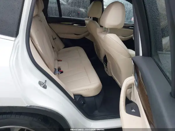 5UXTR7C51KLF35960 2019 BMW X3 - Image 8