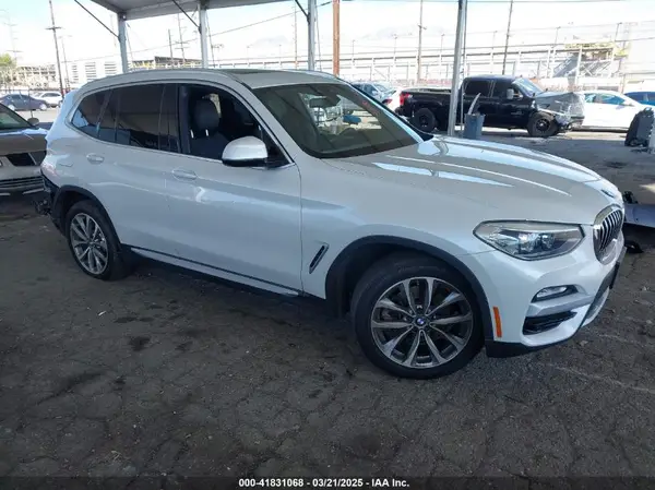 5UXTR7C51KLR46028 2019 BMW X3 - Image 1
