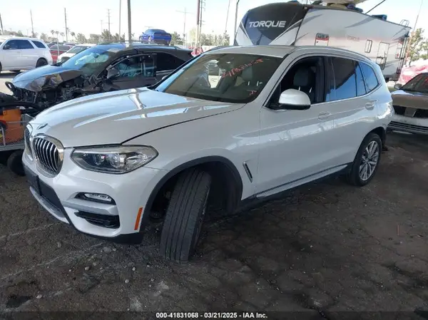 5UXTR7C51KLR46028 2019 BMW X3 - Image 2