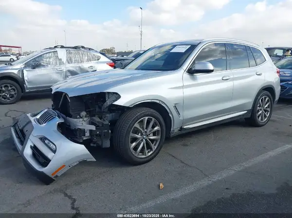 5UXTR7C51KLR51035 2019 BMW X3 - Image 2