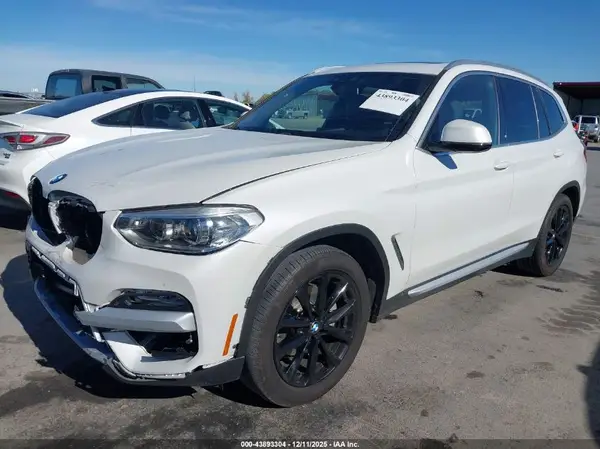 5UXTR7C51KLR51973 2019 BMW X3 - Image 2