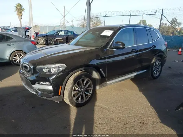 5UXTR7C52KLF29391 2019 BMW X3 - Image 2